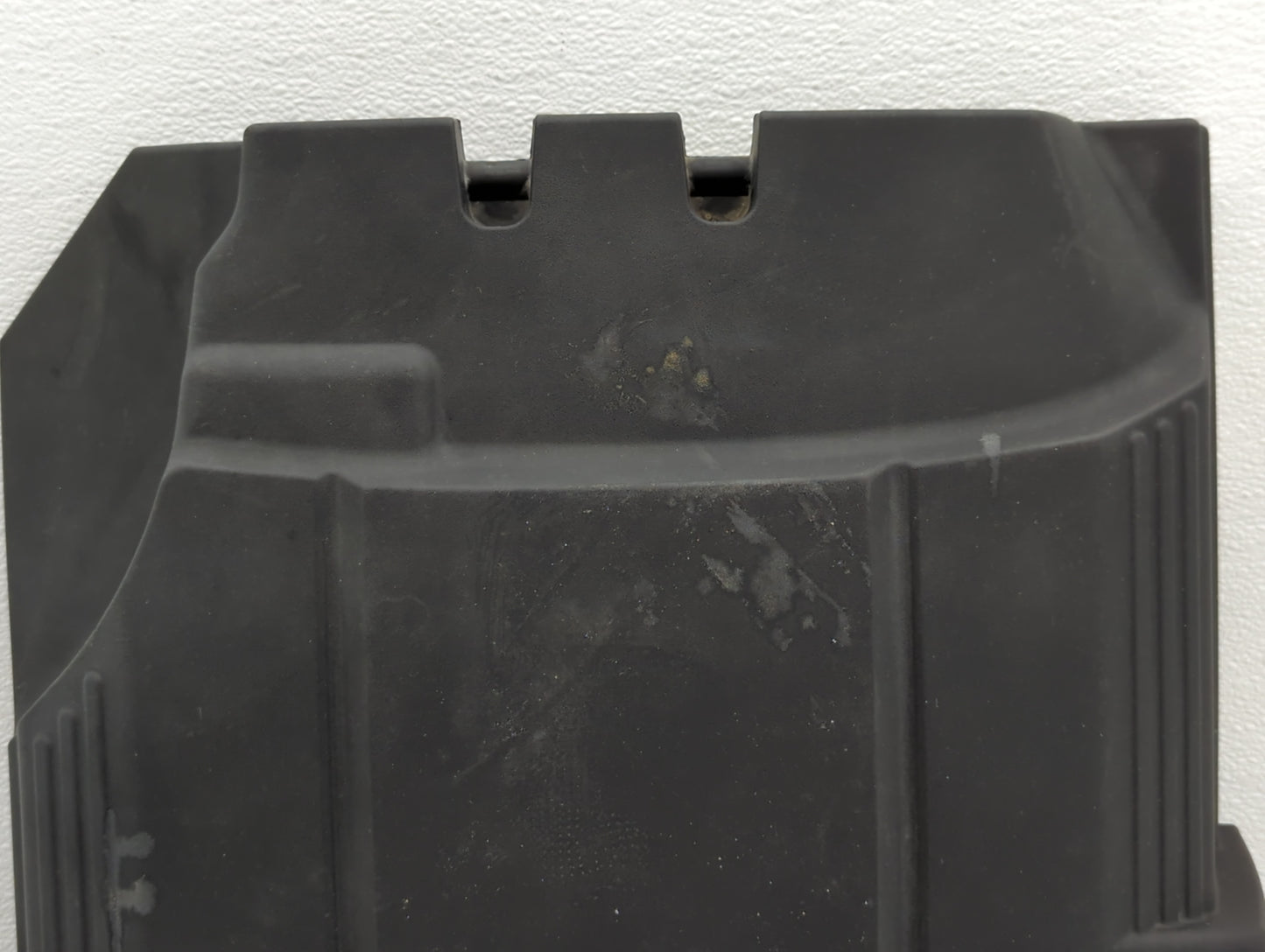 2007 Chevrolet Tahoe Engine Cover - Oemusedautoparts1.com