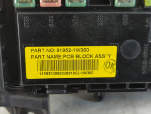 2016-2017 Kia Rio Fusebox Fuse Box Panel Relay Module P/N:91952-1W360 Fits Fits 2016 2017 OEM Used Auto Parts