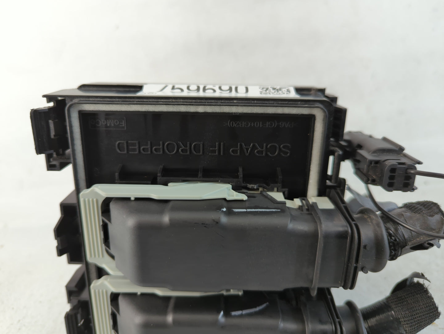 2019-2020 Ford Edge Fusebox Fuse Box Panel Relay Module P/N:G2GT14A075AA Fits Fits 2019 2020 OEM Used Auto Parts - Oemusedautoparts1.com