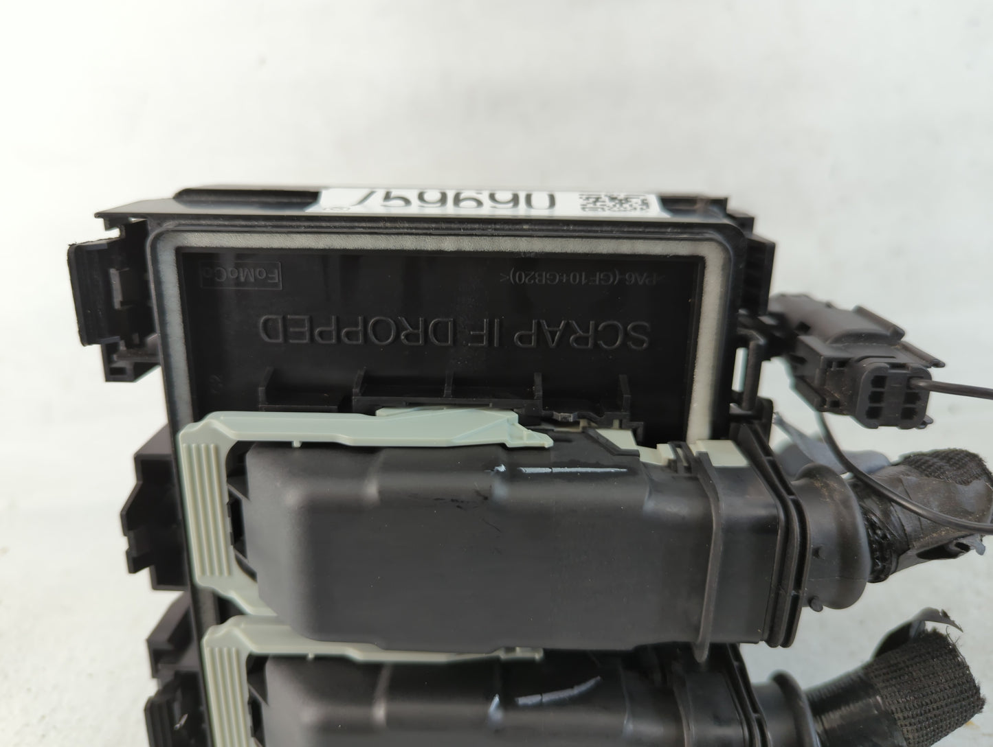 2019-2020 Ford Edge Fusebox Fuse Box Panel Relay Module P/N:G2GT14A075AA Fits Fits 2019 2020 OEM Used Auto Parts - Oemusedautoparts1.com