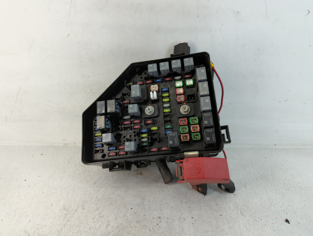 2015-2017 Chevrolet Traverse Fusebox Fuse Box Panel Relay Module P/N:23436804 Fits Fits 2015 2016 2017 OEM Used Auto Parts