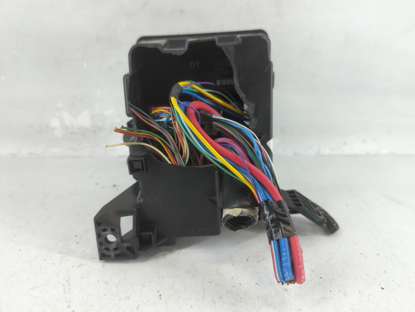 2013-2019 Nissan Versa Fusebox Fuse Box Panel Relay Module P/N:3506001FNE 284B7 3TS0B Fits Fits 2013 2014 2015 2016 2017 2018 2019 OEM Used Auto Parts - Oemusedautoparts1.com