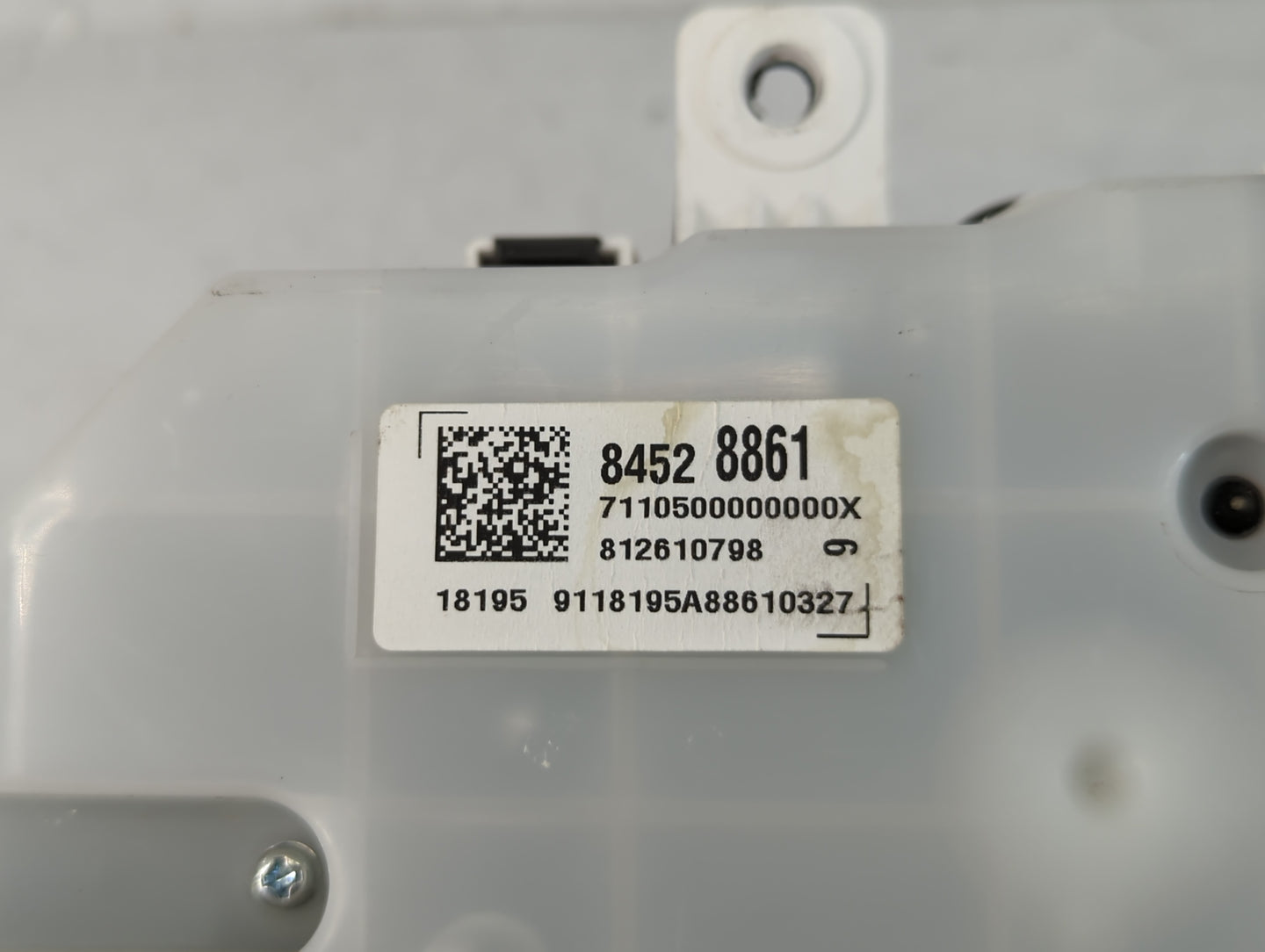 2019 Chevrolet Equinox Instrument Cluster Speedometer Gauges P/N:84528861 Fits OEM Used Auto Parts - Oemusedautoparts1.com