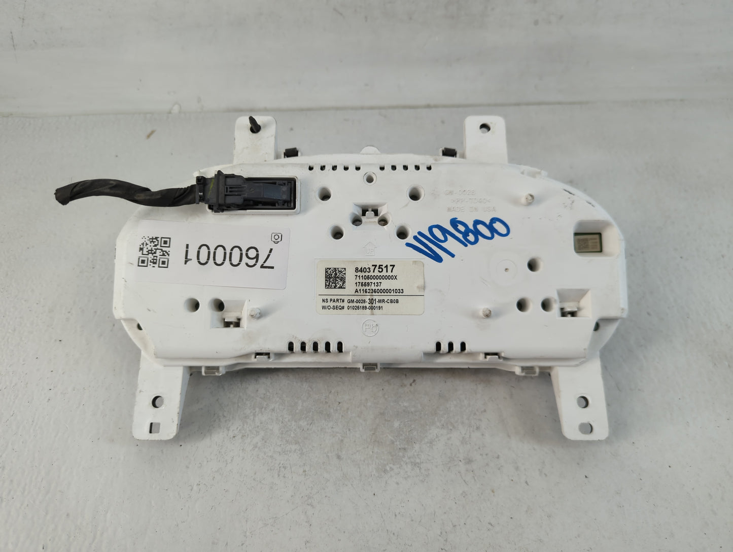 2017-2020 Chevrolet Impala Instrument Cluster Speedometer Gauges P/N:84037517 Fits Fits 2017 2018 2019 2020 OEM Used Auto Parts - Oemusedautoparts1.com