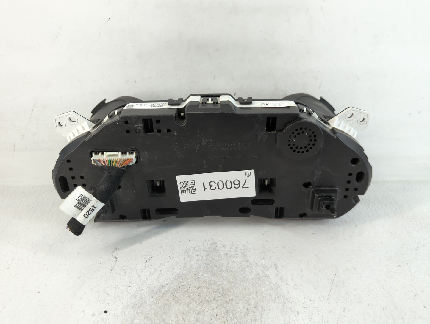 2015-2016 Kia Sedona Instrument Cluster Speedometer Gauges P/N:94003-A9021 Fits Fits 2015 2016 OEM Used Auto Parts - Oemusedautoparts1.com