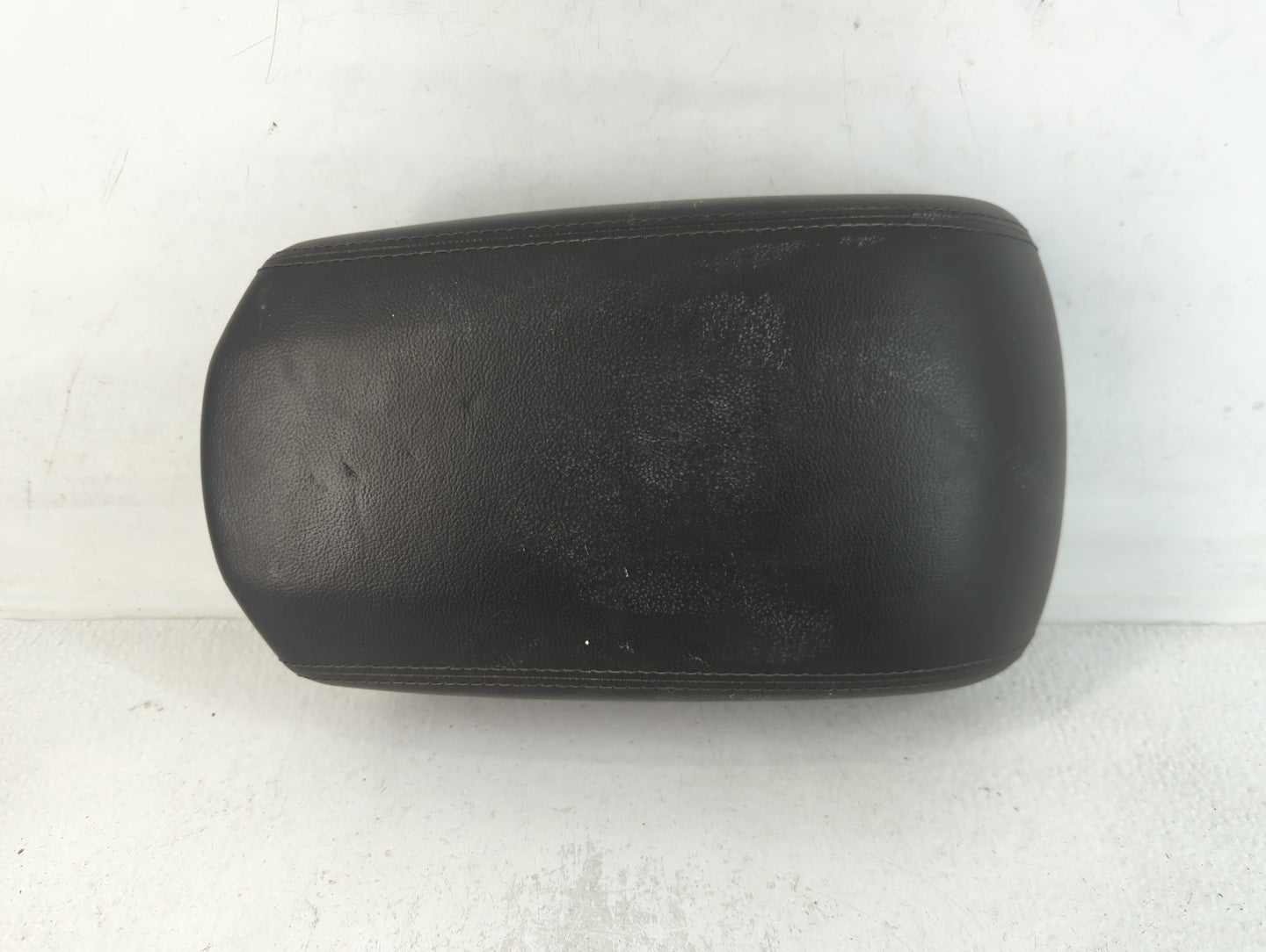 2017 Hyundai Santa Fe Center Console Armrest Cover Lid Fits OEM Used Auto Parts - Oemusedautoparts1.com