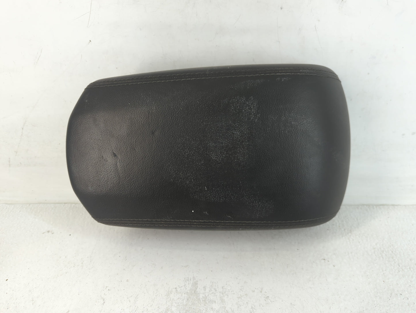 2017 Hyundai Santa Fe Center Console Armrest Cover Lid Fits OEM Used Auto Parts - Oemusedautoparts1.com
