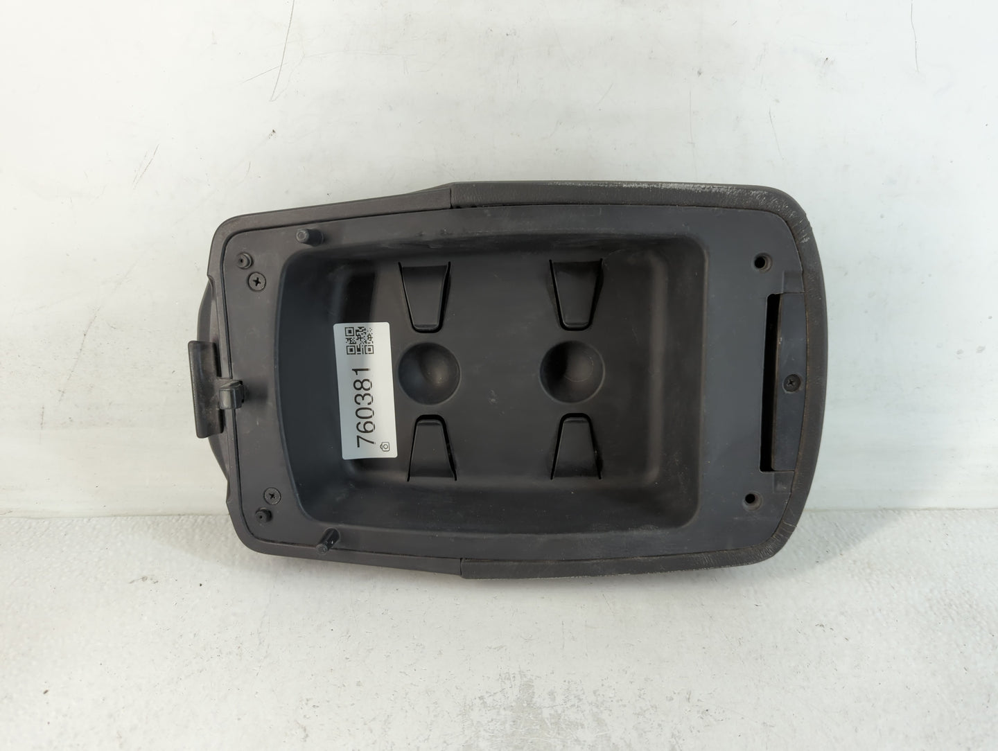 2017 Hyundai Santa Fe Center Console Armrest Cover Lid Fits OEM Used Auto Parts - Oemusedautoparts1.com