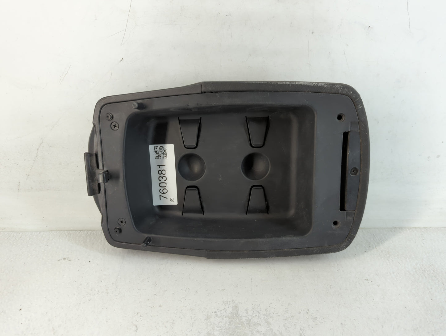 2017 Hyundai Santa Fe Center Console Armrest Cover Lid Fits OEM Used Auto Parts - Oemusedautoparts1.com