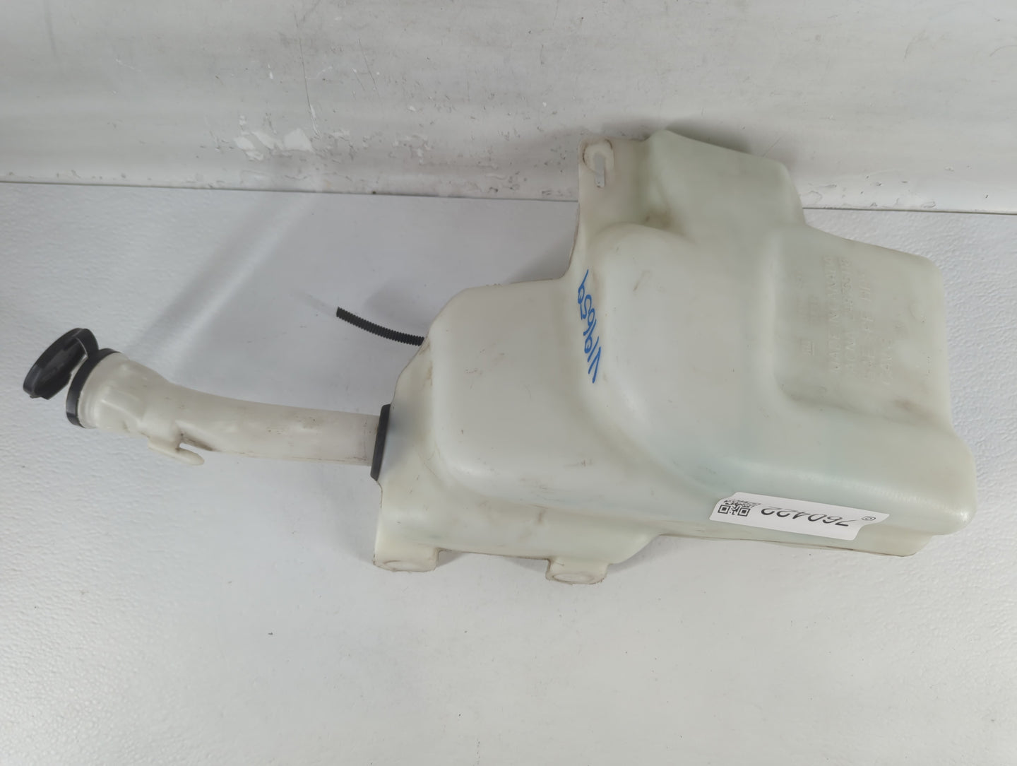 2010-2016 Buick Lacrosse Windshield Washer Fluid Reservoir Bottle Oem - Oemusedautoparts1.com