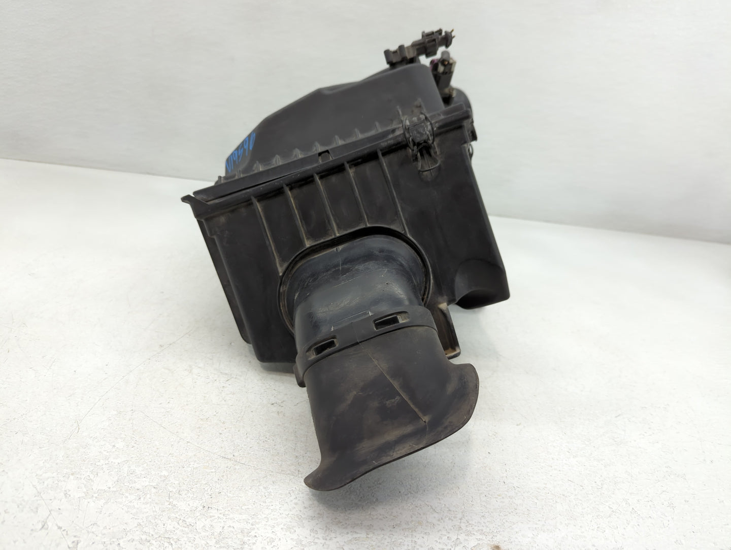 2010 Cadillac Srx Air Cleaner Intake-duct Hose Tube - Oemusedautoparts1.com