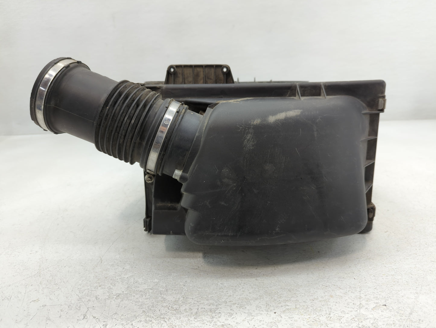 Bmw 750i Air Cleaner Intake-duct Hose Tube - Oemusedautoparts1.com