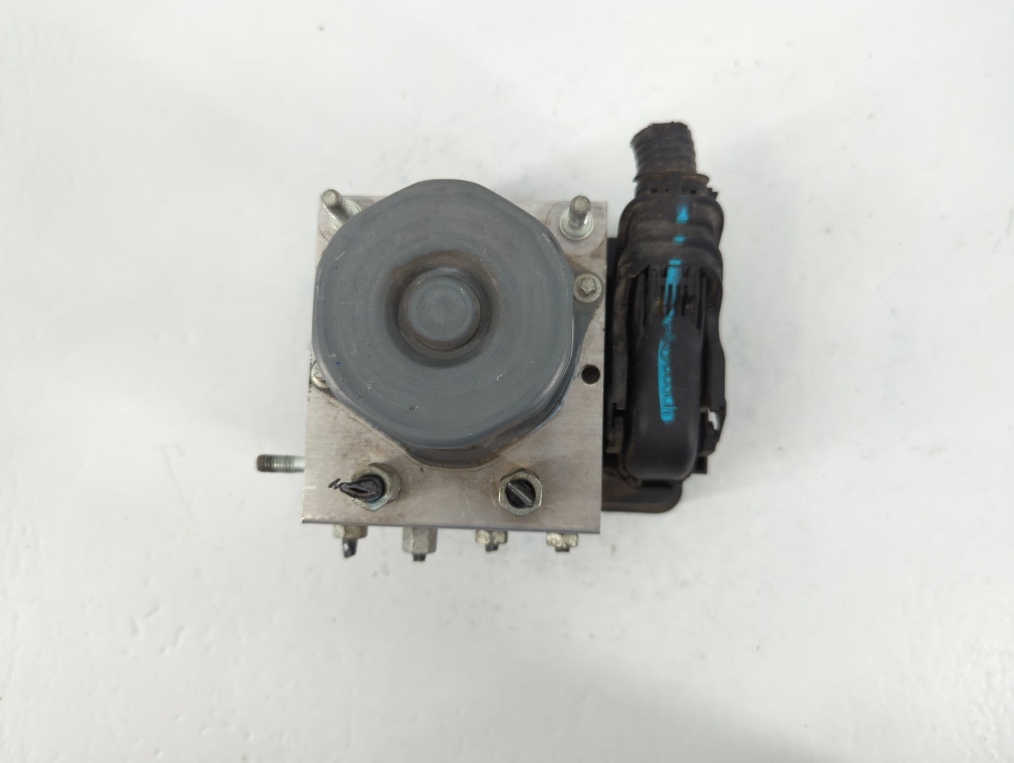 2015-2016 Nissan Rogue ABS Pump Control Module Replacement P/N:269 620 47660 5HA0A Fits Fits 2015 2016 OEM Used Auto Parts - Oemusedautoparts1.com