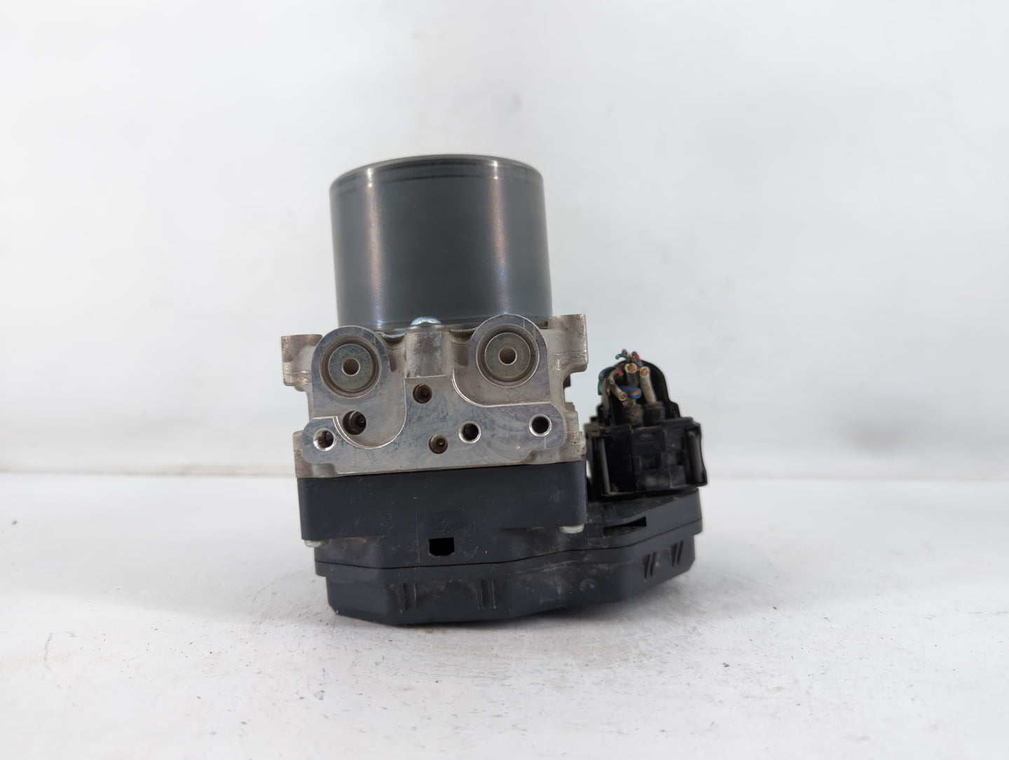 2013-2015 Scion Xb ABS Pump Control Module Replacement P/N:44540-12512 89541-12D30 Fits Fits 2013 2014 2015 OEM Used Auto Parts - Oemusedautoparts1.com