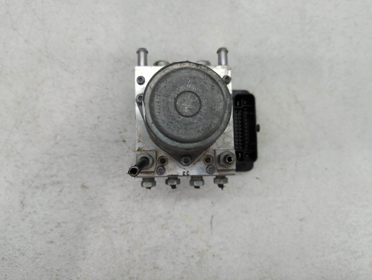 2017-2020 Chevrolet Impala ABS Pump Control Module Replacement P/N:84092226 223B071BGU Fits Fits 2017 2018 2019 2020 OEM Used Auto Parts - Oemusedautoparts1.com