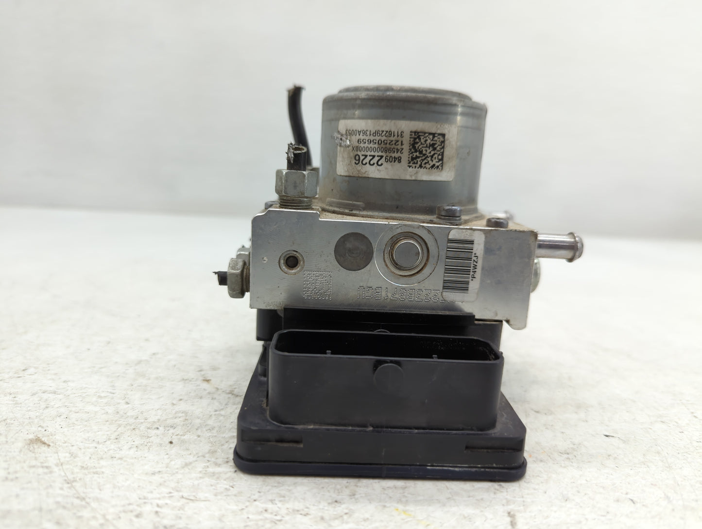 2017-2020 Chevrolet Impala ABS Pump Control Module Replacement P/N:84092226 223B071BGU Fits Fits 2017 2018 2019 2020 OEM Used Auto Parts - Oemusedautoparts1.com