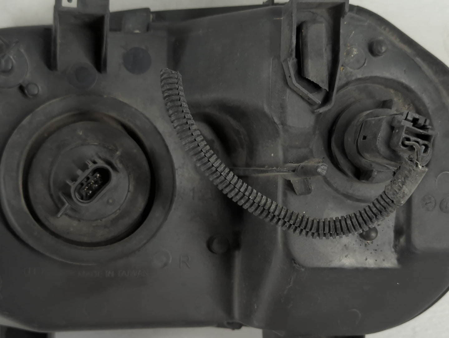 2006-2011 Chevrolet Hhr Passenger Right Oem Head Light Headlight Lamp - Oemusedautoparts1.com