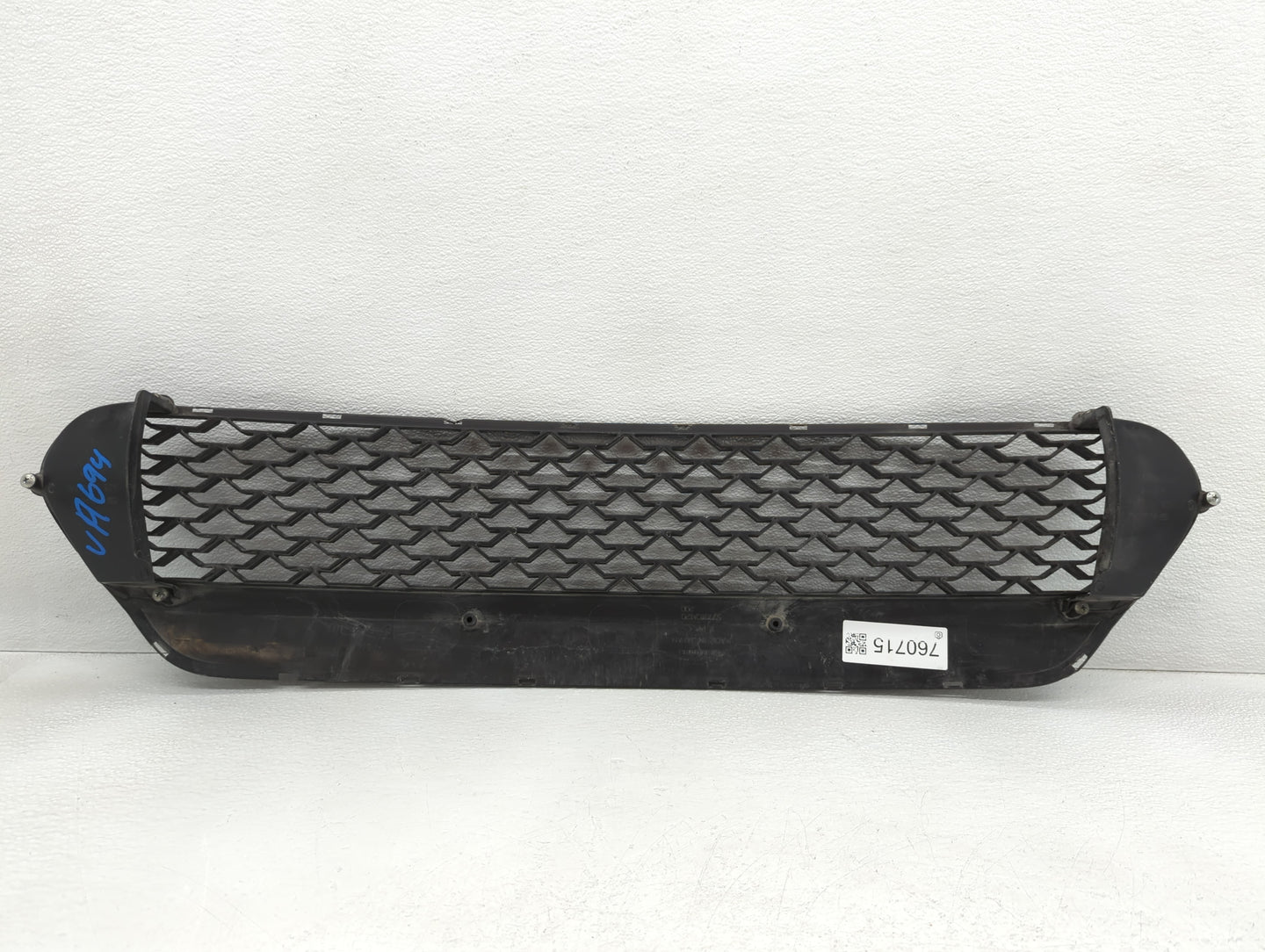 Front Grille Bumper Not Included - Oemusedautoparts1.com