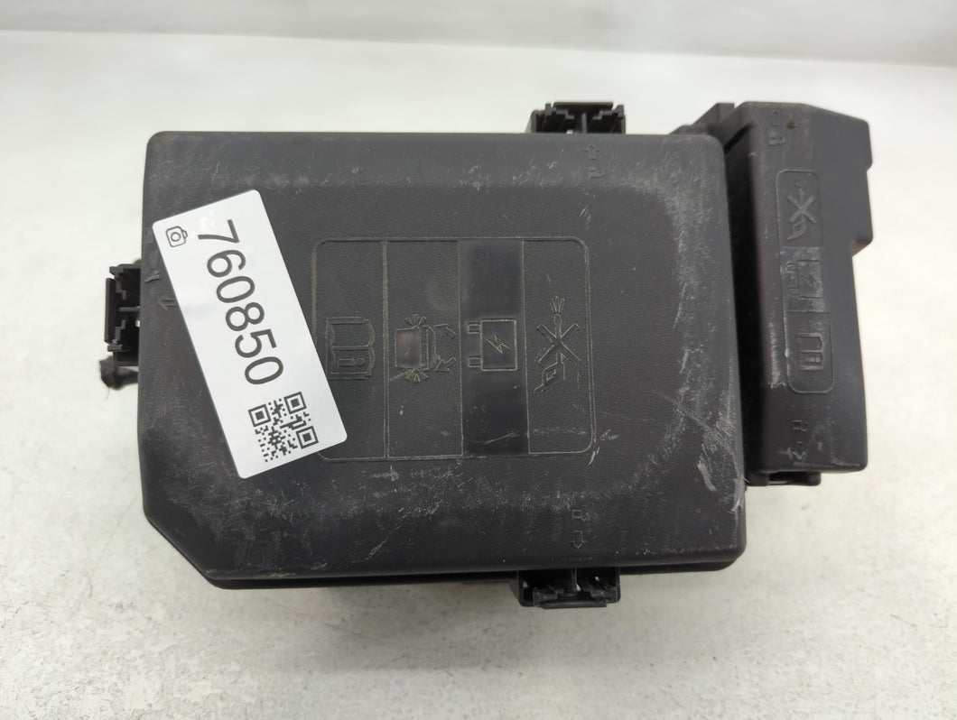 2018-2022 Chevrolet Equinox Fusebox Fuse Box Panel Relay Module P/N:23246682 Fits Fits 2018 2019 2020 2021 2022 OEM Used Auto Parts