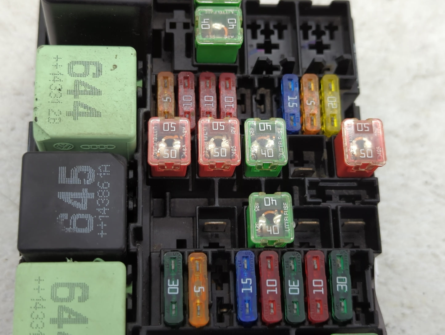 2015-2018 Volkswagen Jetta Fusebox Fuse Box Panel Relay Module P/N:3182014 5C0 937 819L Fits Fits 2015 2016 2017 2018 OEM Used Auto Parts - Oemusedautoparts1.com