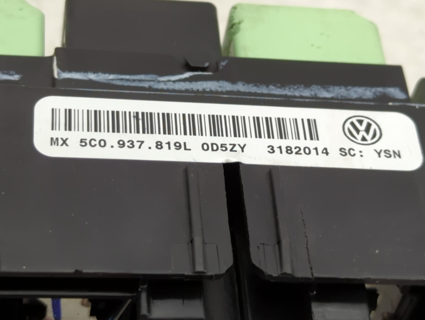 2015-2018 Volkswagen Jetta Fusebox Fuse Box Panel Relay Module P/N:3182014 5C0 937 819L Fits Fits 2015 2016 2017 2018 OEM Used Auto Parts - Oemusedautoparts1.com