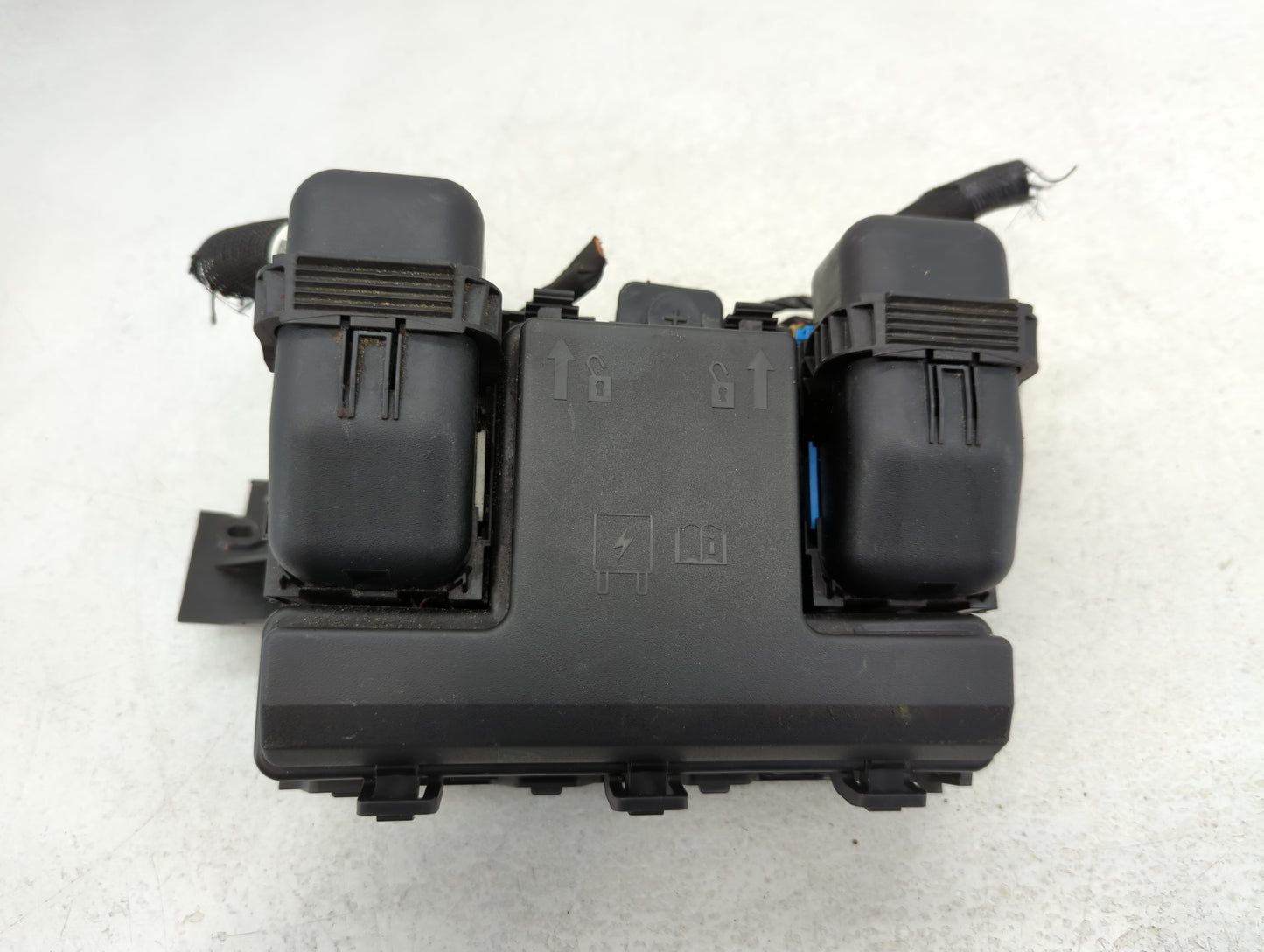 2018 Lincoln Mkx Fusebox Fuse Box Panel Relay Module P/N:PA66-GF14 Fits OEM Used Auto Parts - Oemusedautoparts1.com