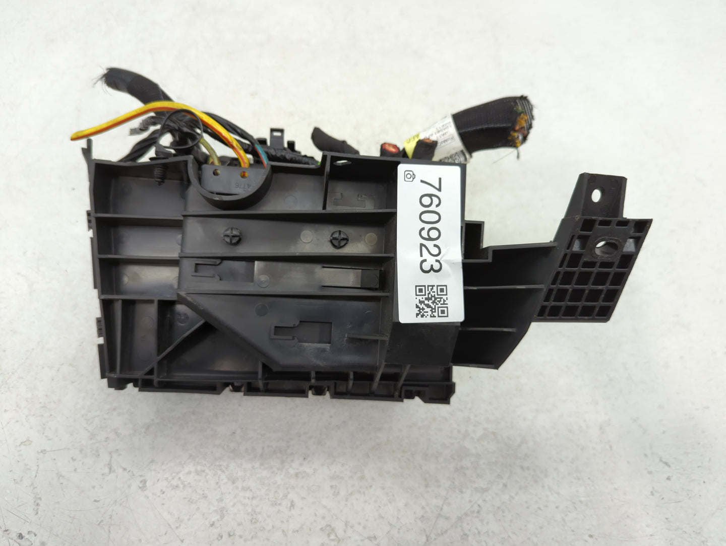 2018 Lincoln Mkx Fusebox Fuse Box Panel Relay Module P/N:PA66-GF14 Fits OEM Used Auto Parts - Oemusedautoparts1.com