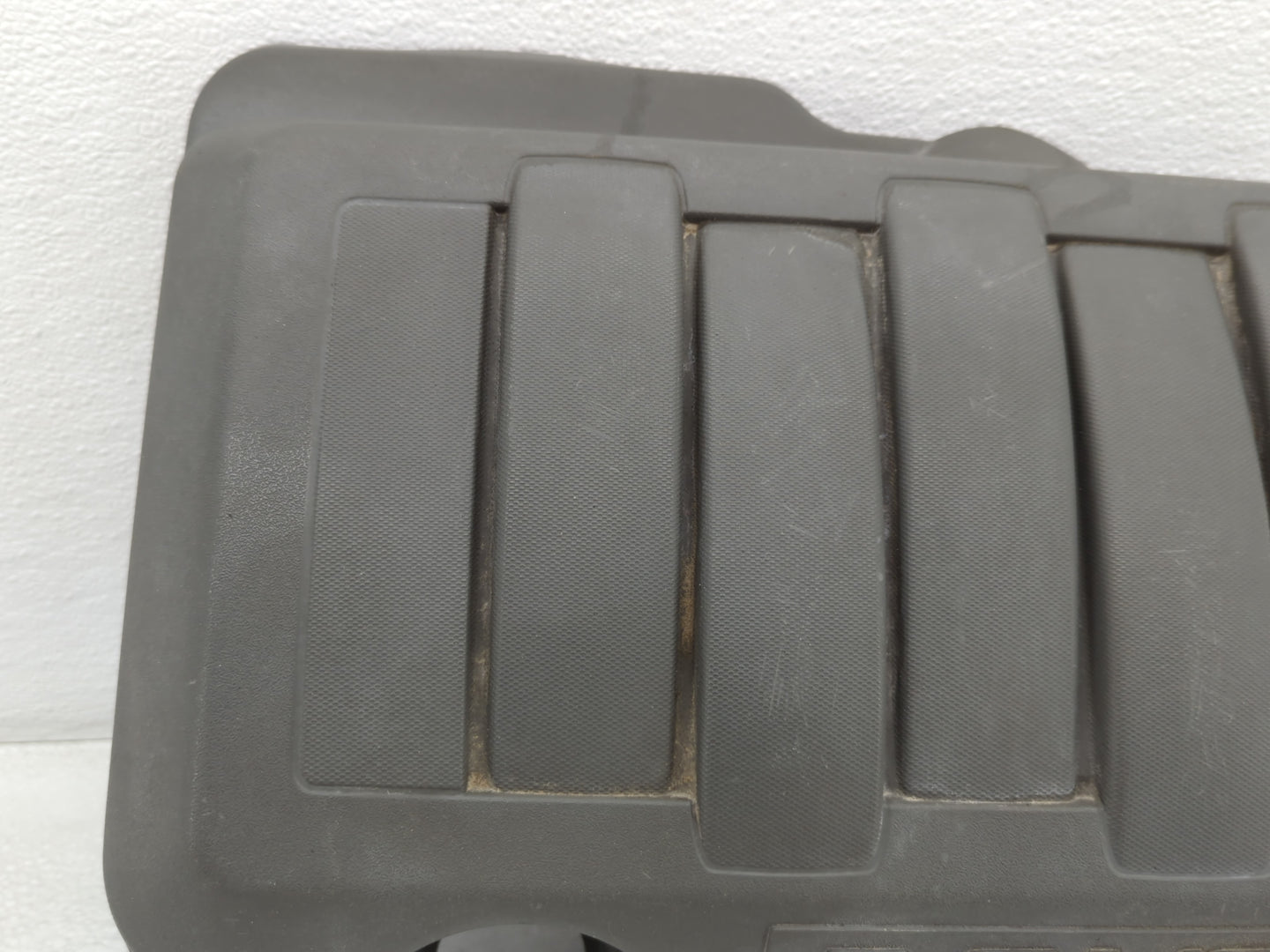 2008 Gmc Acadia Engine Cover - Oemusedautoparts1.com