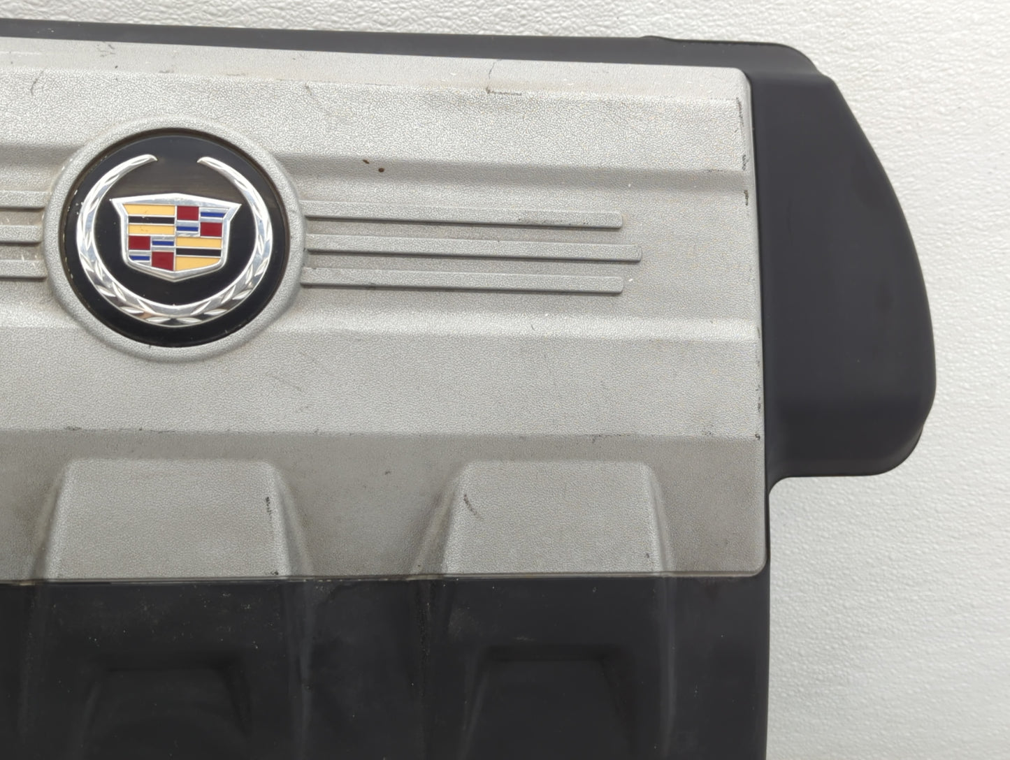 2010 Cadillac Srx Engine Cover - Oemusedautoparts1.com