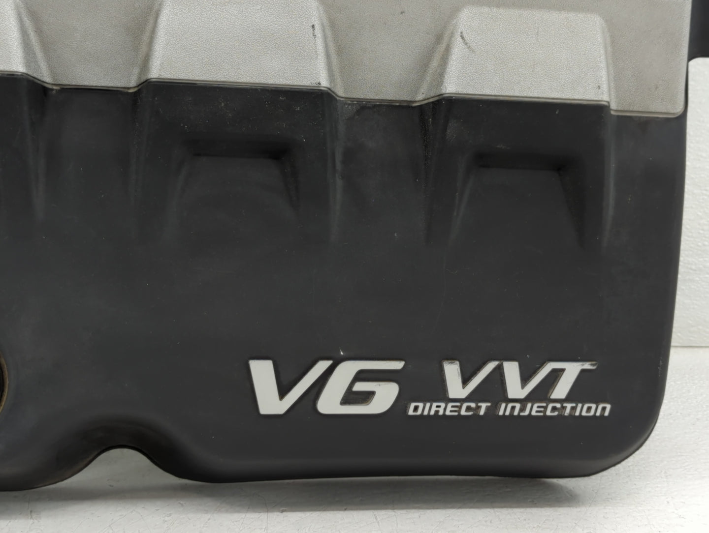 2010 Cadillac Srx Engine Cover - Oemusedautoparts1.com