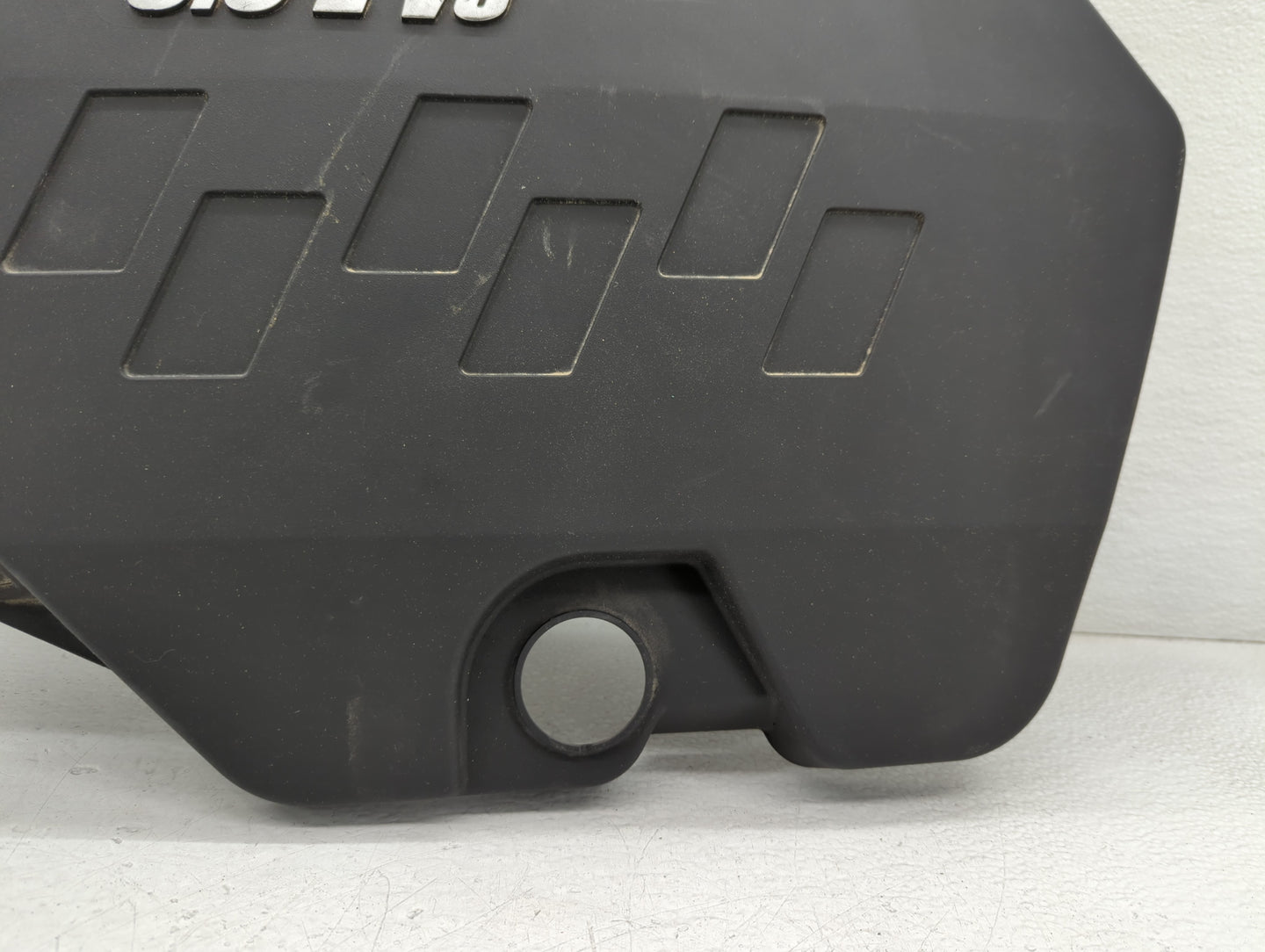 2007 Saturn Aura Engine Cover - Oemusedautoparts1.com