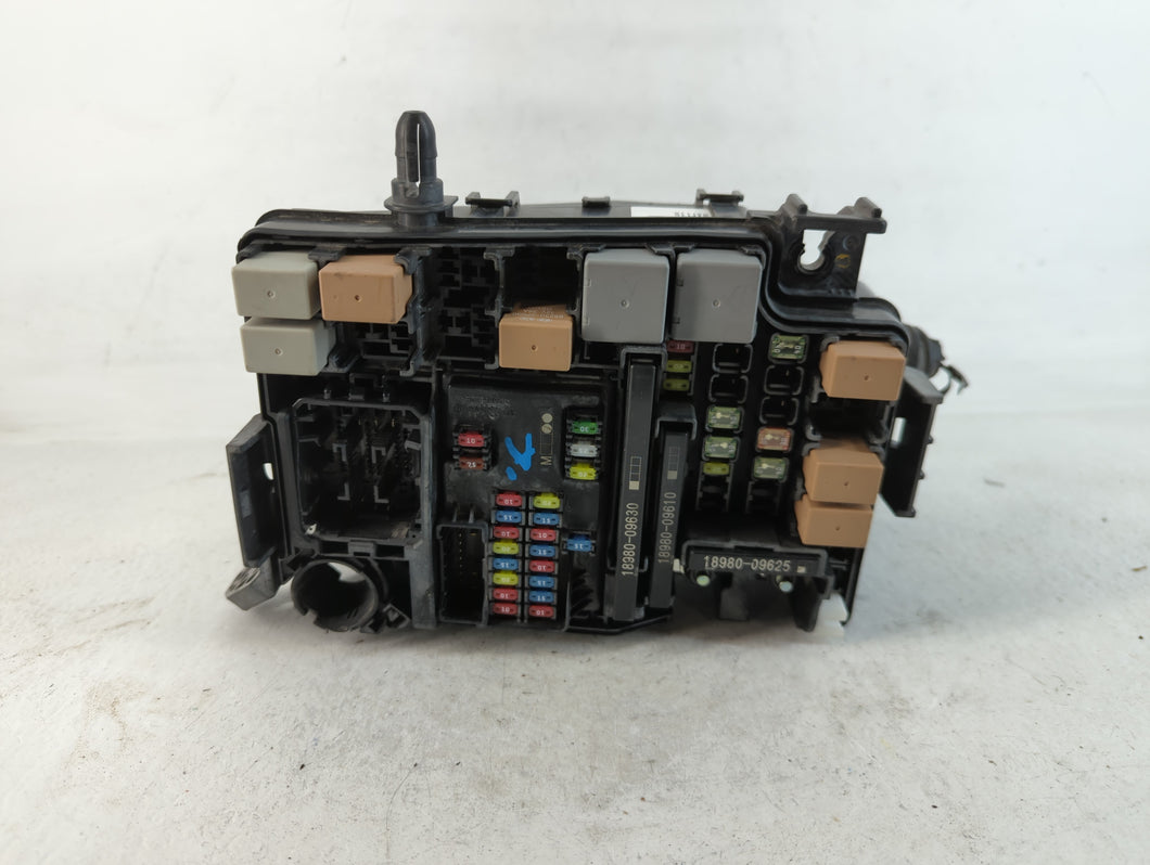 2019-2020 Hyundai Elantra Fusebox Fuse Box Panel Relay Module P/N:91210F3240AA Fits Fits 2019 2020 OEM Used Auto Parts