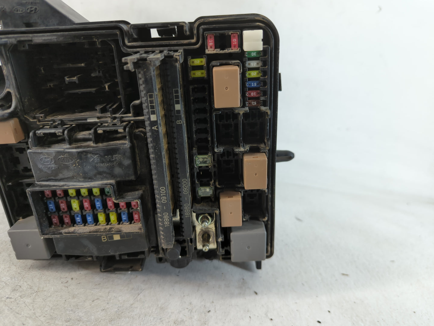 2016-2017 Hyundai Sonata Fusebox Fuse Box Panel Relay Module P/N:6423-0102-7-000 Fits Fits 2016 2017 OEM Used Auto Parts - Oemusedautoparts1.com