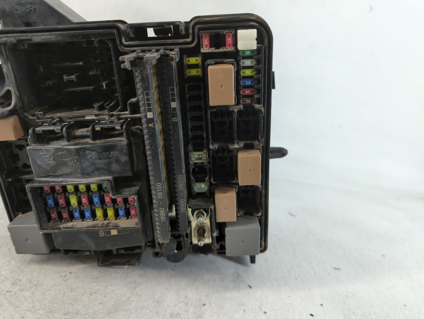 2016-2017 Hyundai Sonata Fusebox Fuse Box Panel Relay Module P/N:6423-0102-7-000 Fits Fits 2016 2017 OEM Used Auto Parts - Oemusedautoparts1.com