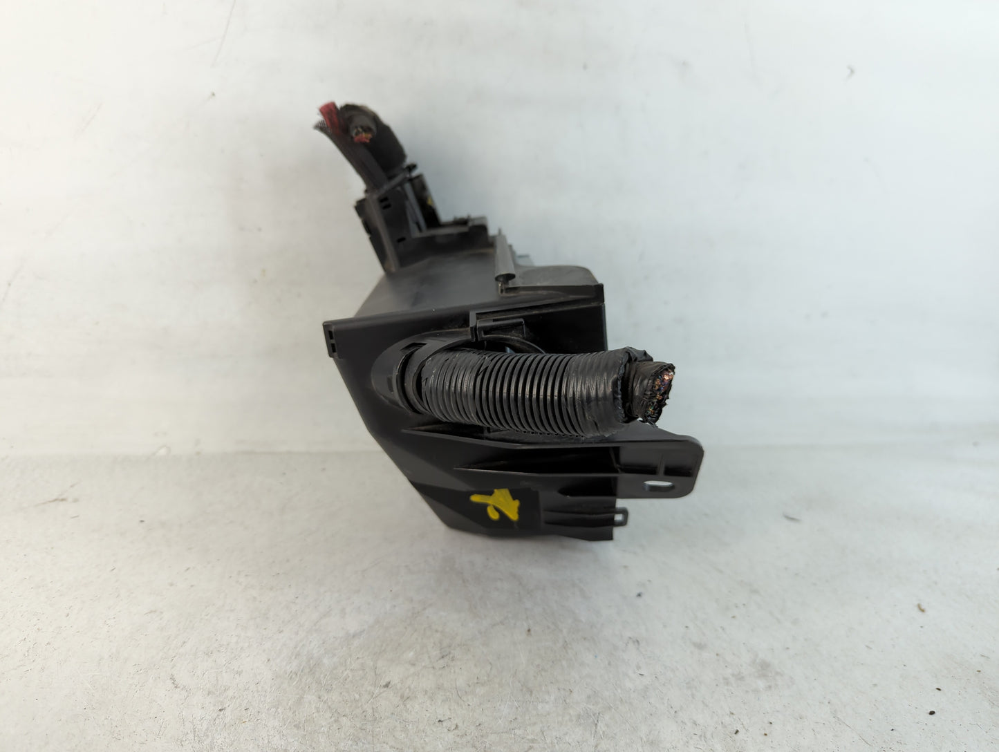 2012-2017 Fiat 500 Fusebox Fuse Box Panel Relay Module Fits Fits 2012 2013 2014 2015 2016 2017 OEM Used Auto Parts - Oemusedautoparts1.com