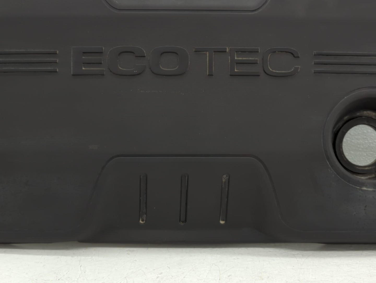 2011 Chevrolet Equinox Engine Cover - Oemusedautoparts1.com