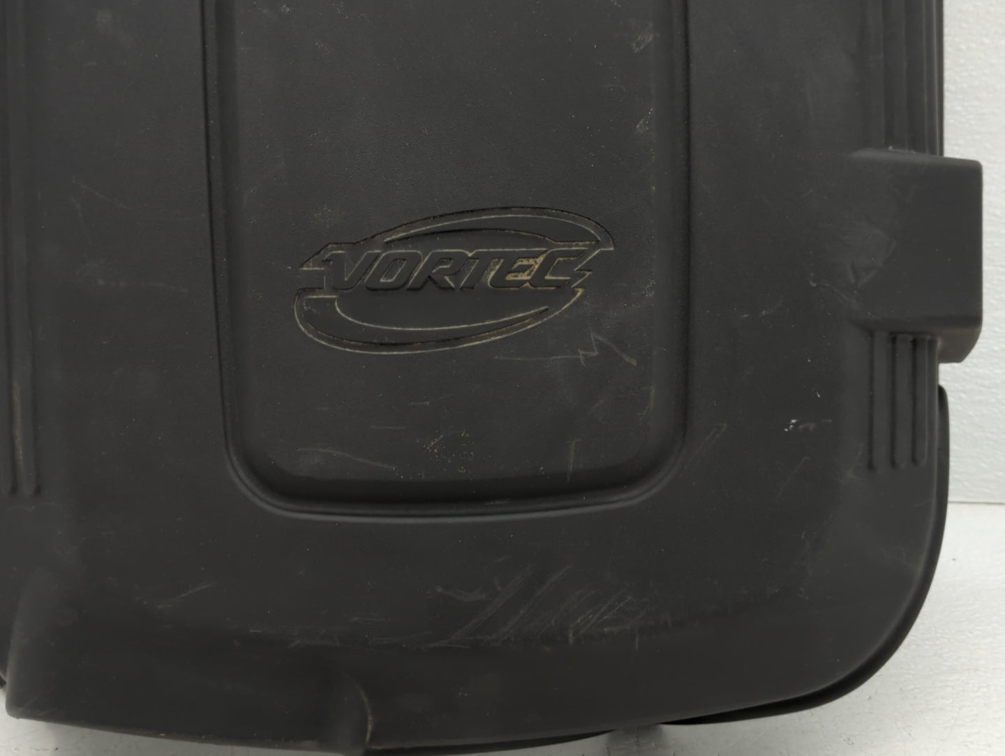 2009 Gmc Yukon Xl 1500 Engine Cover - Oemusedautoparts1.com