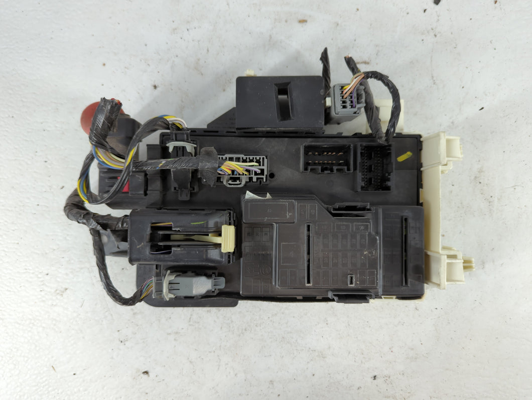 2012-2014 Ford Mustang Fusebox Fuse Box Panel Relay Module P/N:20110211A BR3T 15604 DA Fits Fits 2012 2013 2014 OEM Used Auto Parts