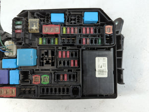 2020-2022 Toyota Corolla Fusebox Fuse Box Panel Relay Module P/N:82641-47050-A Fits Fits 2020 2021 2022 OEM Used Auto Parts