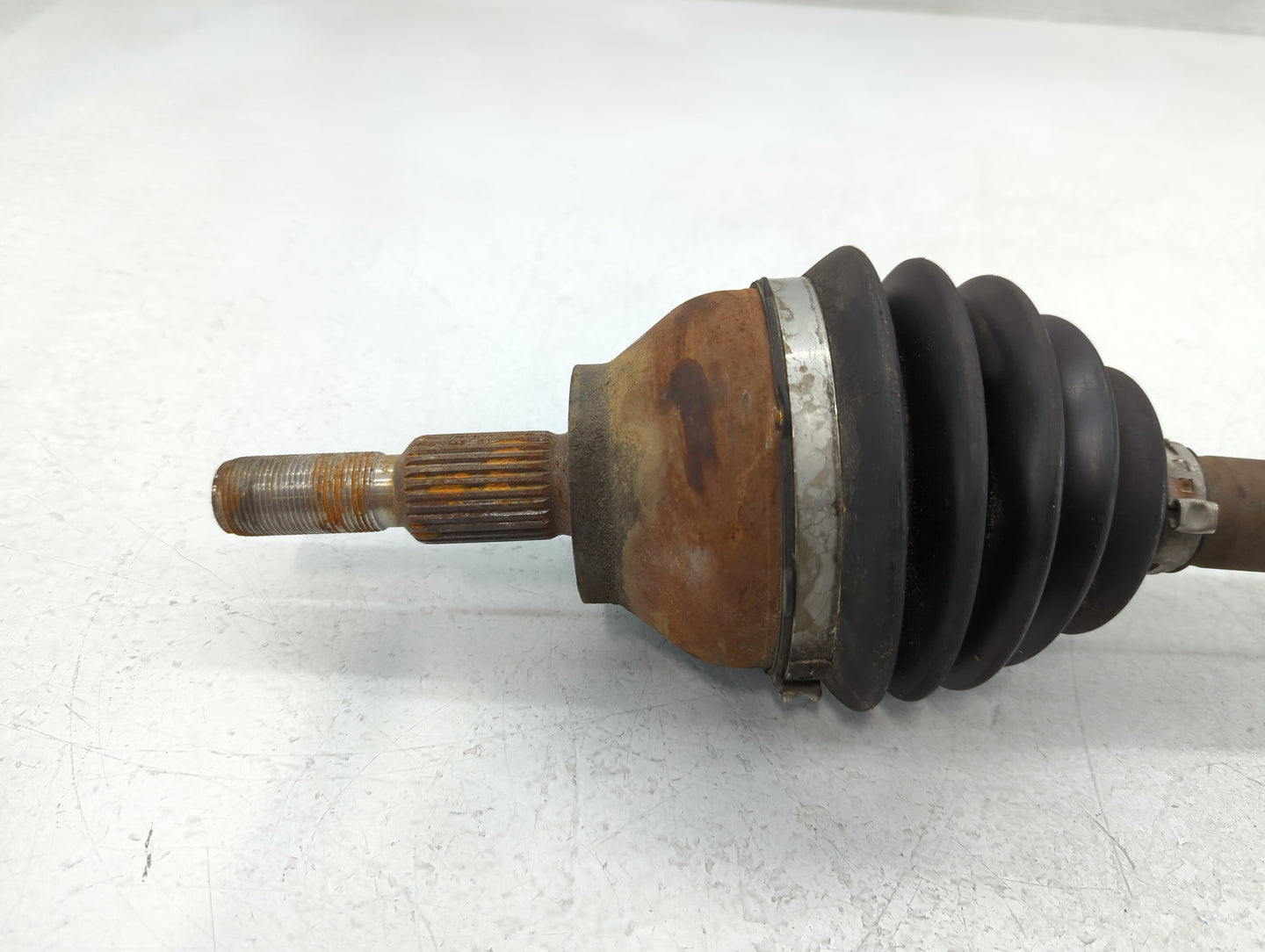 2013-2019 Ford Escape Axle Shaft Front Driver Cv C/v - Oemusedautoparts1.com