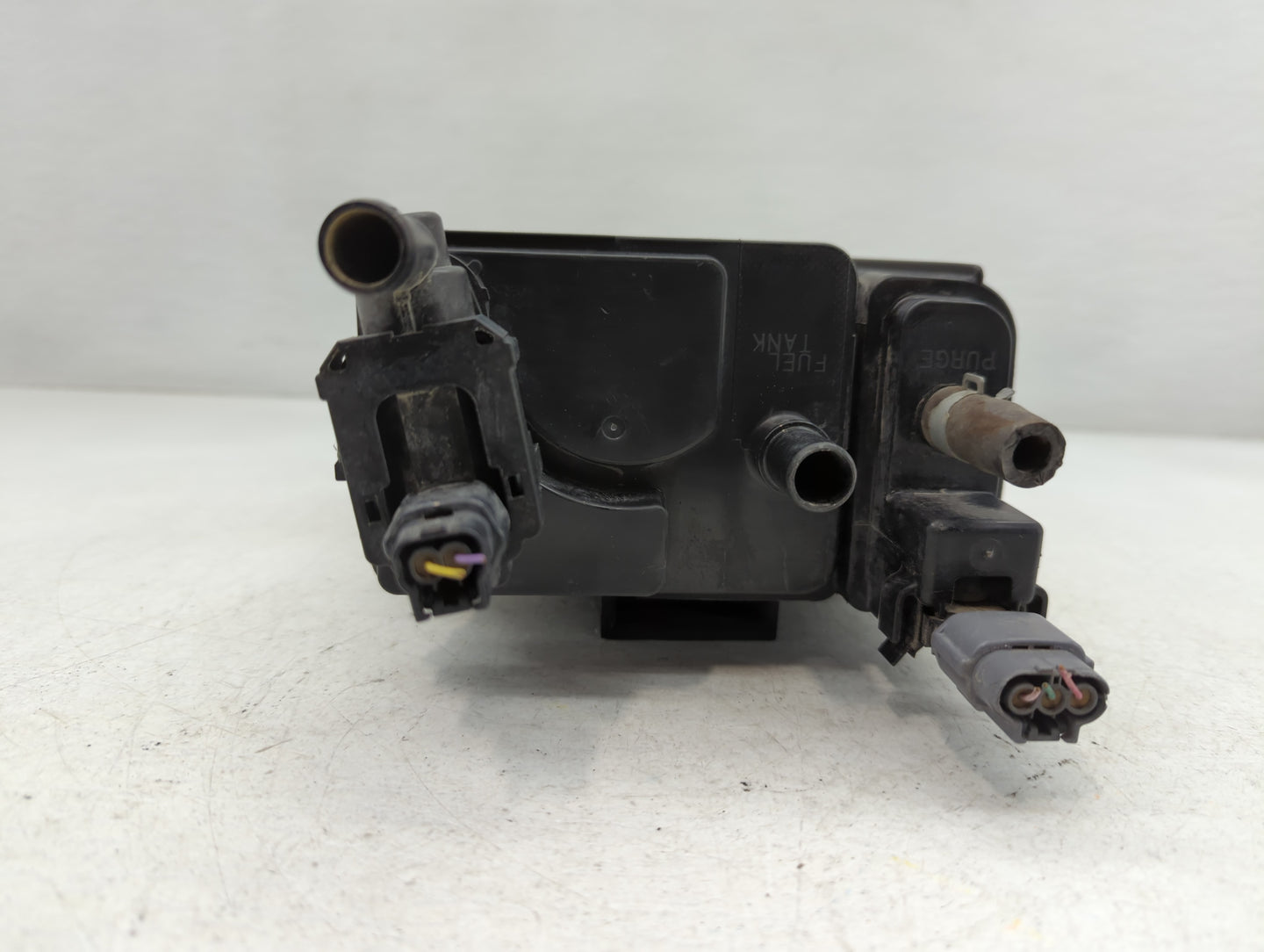 2006 Buick Lucerne Fuel Vapor Charcoal Canister - Oemusedautoparts1.com