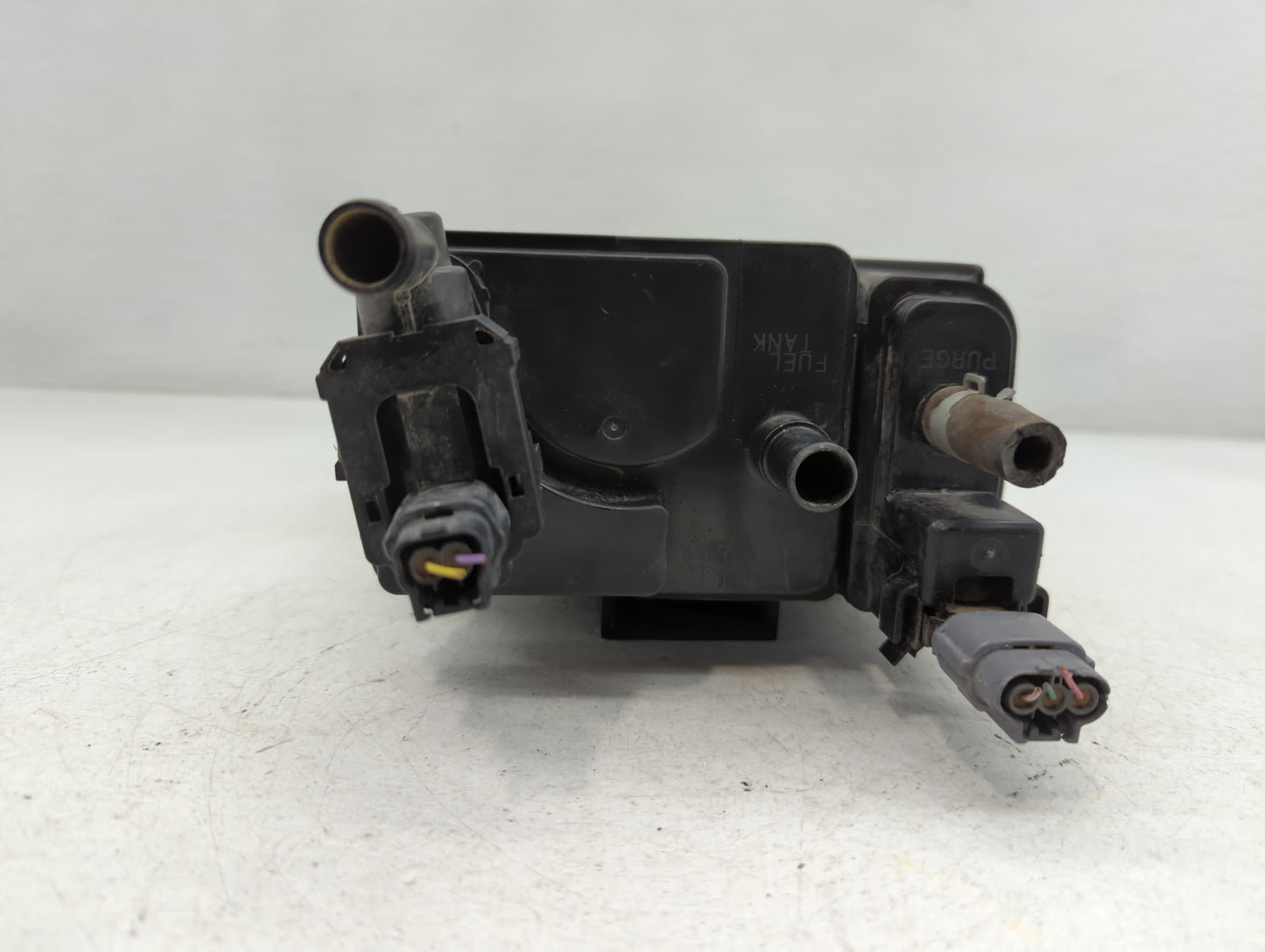 2006 Buick Lucerne Fuel Vapor Charcoal Canister - Oemusedautoparts1.com