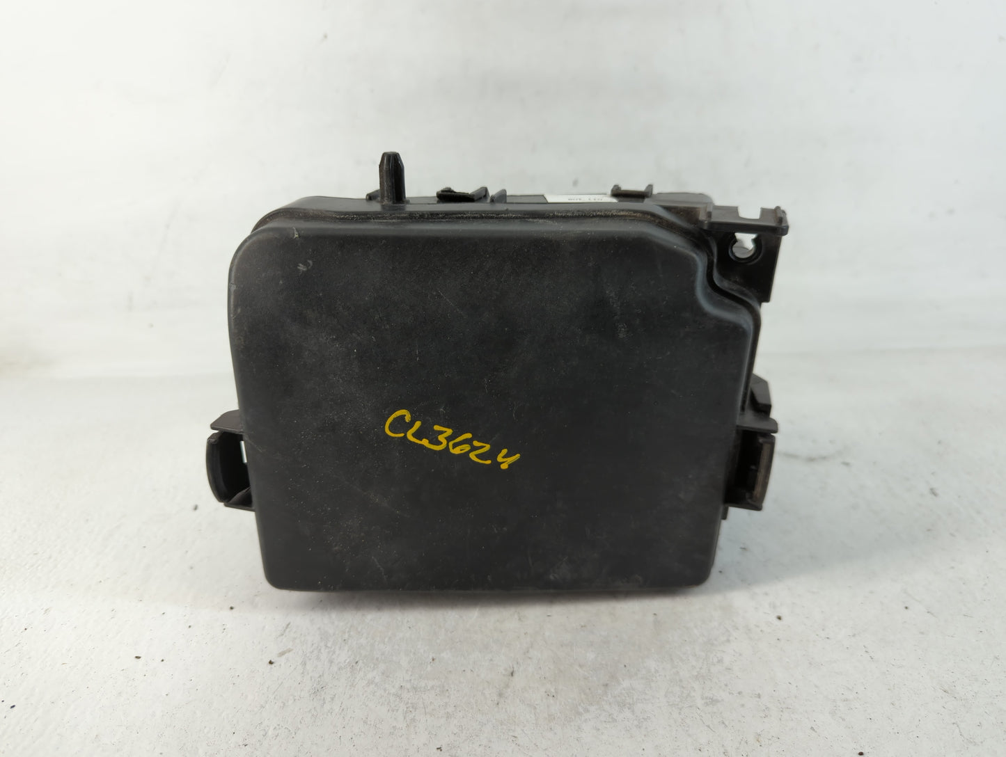 2011-2013 Hyundai Elantra Fusebox Fuse Box Panel Relay Module P/N:91950-3X510 Fits Fits 2011 2012 2013 OEM Used Auto Parts - Oemusedautoparts1.com