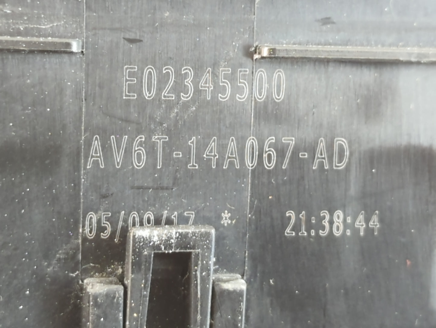 2018 Ford Escape Fusebox Fuse Box Panel Relay Module P/N:E02345500 AV6T-14A067-AD Fits OEM Used Auto Parts - Oemusedautoparts1.com