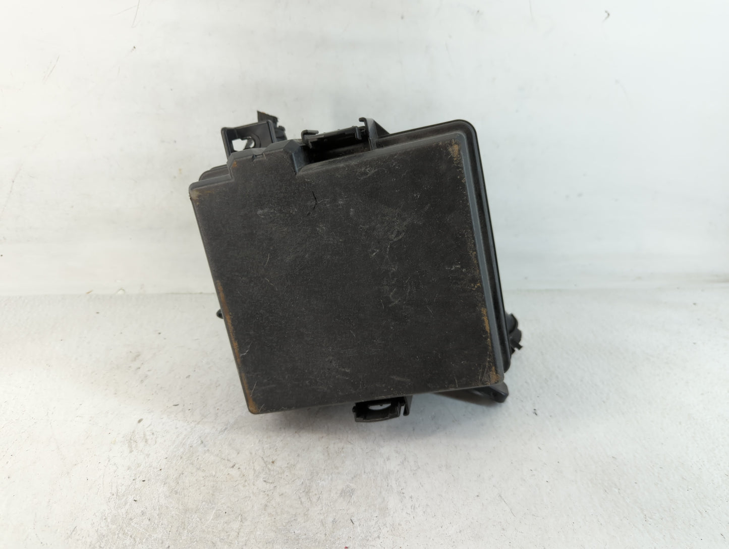 2016-2018 Hyundai Tucson Fusebox Fuse Box Panel Relay Module P/N:N91431-D3162-52 91431 D3162 Fits Fits 2016 2017 2018 OEM Used Auto Parts - Oemusedautoparts1.com