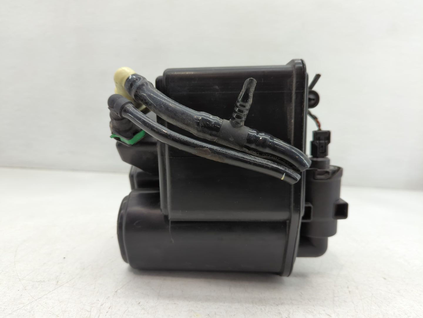 2018 Infiniti Qx30 Fuel Vapor Charcoal Canister - Oemusedautoparts1.com