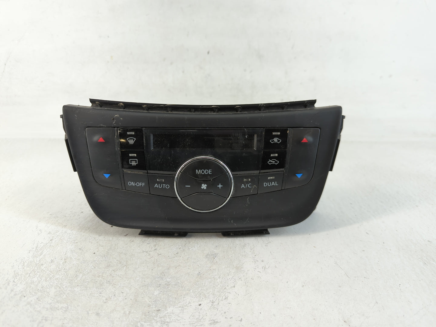 2017-2019 Nissan Sentra Climate Control Module Temperature AC/Heater Replacement P/N:VPAASH-18C612-ABA 27500 4AT4A Fits OEM Used Auto Parts - Oemusedautoparts1.com