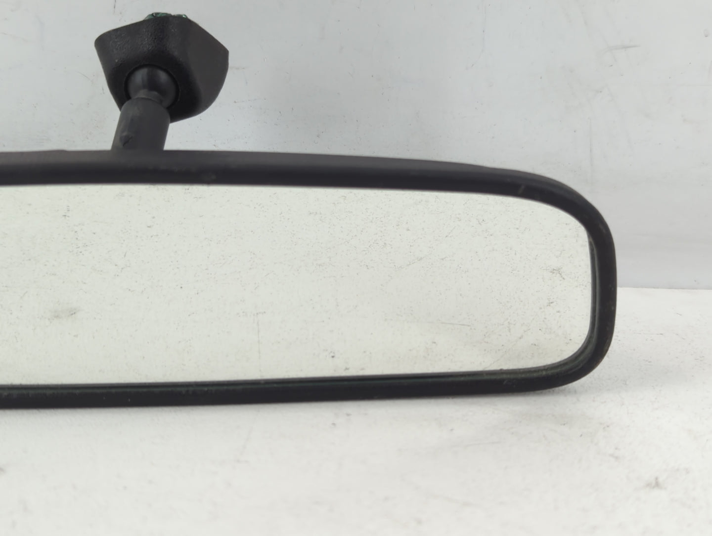 2014-2018 Hyundai Tucson Interior Rear View Mirror Replacement OEM P/N:E4012143 Fits OEM Used Auto Parts - Oemusedautoparts1.com