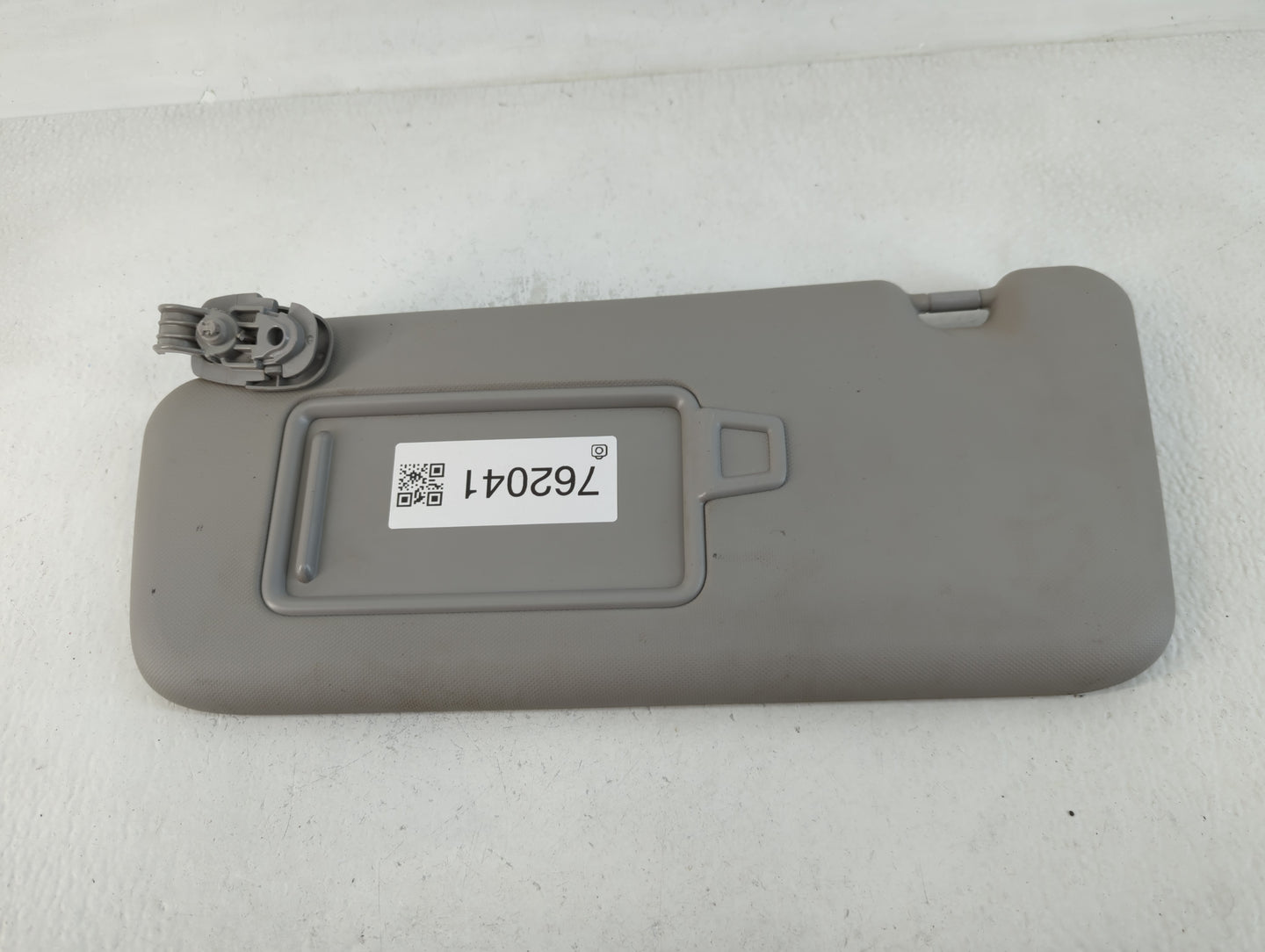 2018-2021 Hyundai Kona Sun Visor Shade Replacement Driver Left Mirror Fits Fits 2018 2019 2020 2021 OEM Used Auto Parts - Oemusedautoparts1.com