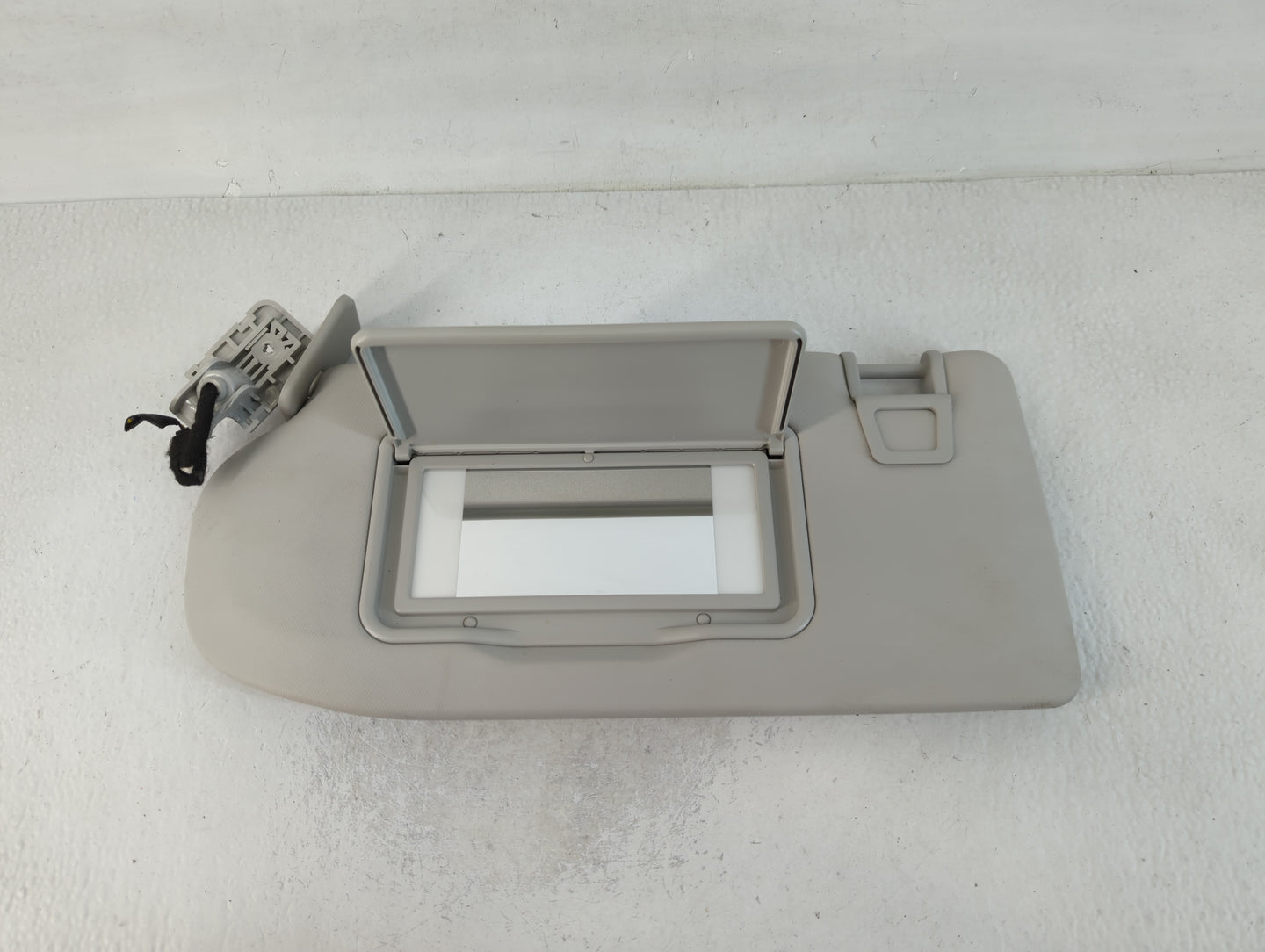 2021 Ford Mustang Sun Visor Shade Replacement Driver Left Mirror Fits OEM Used Auto Parts - Oemusedautoparts1.com